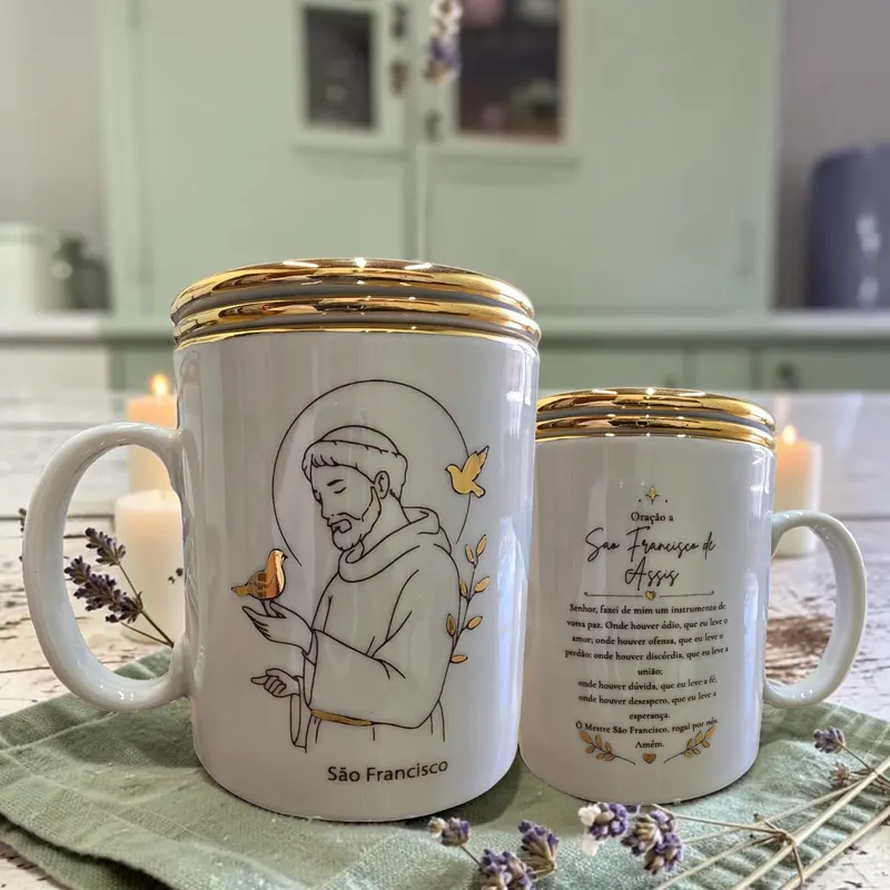 Caneca São Francisco pintada à mão com oração no verso